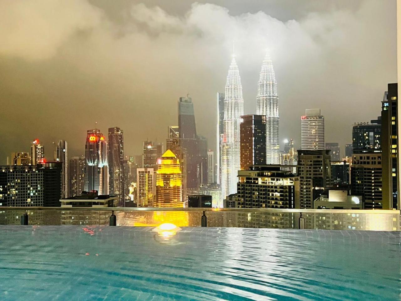 The Infinitum Kualalumpur Skypool Hotel Kuala Lumpur Exteriör bild